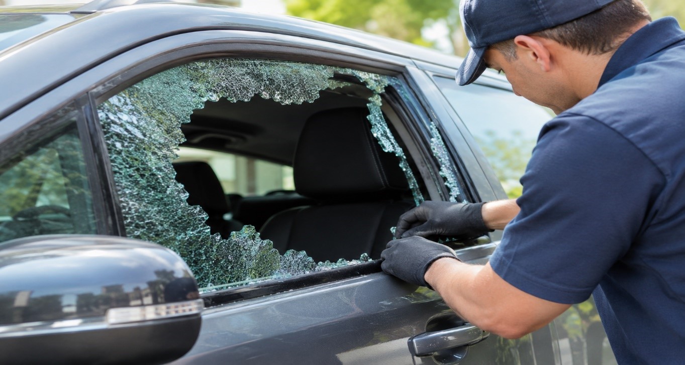 Broken car window replacement in Fresno